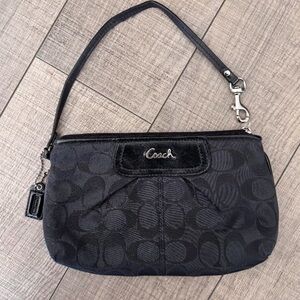 Coach Black Signature Wristlet / Clutch 🖤